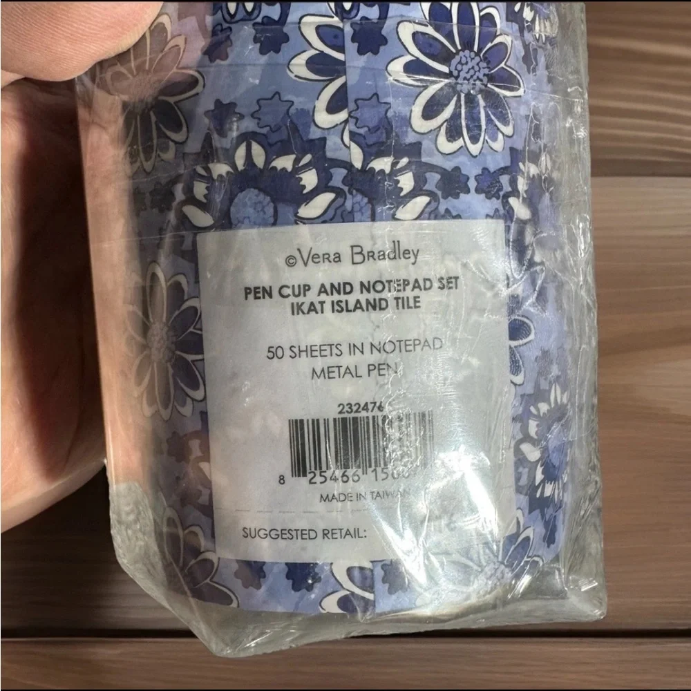 VERA BRADLEY Gift Set Ikat Island Tile Blue Pen Cup 50 Sheet Gel Pen Notepad Set